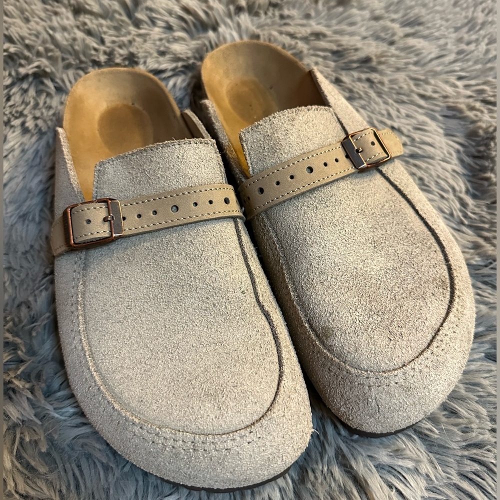 Birkenstock Women's Cream and Tan Clogs Size 8.5 (40)